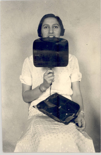 The 'Audiphone', a bone-conduction hearing aid, late 19th century.