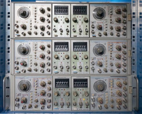 A battery of Tektronix FG504 and DD501 modules.